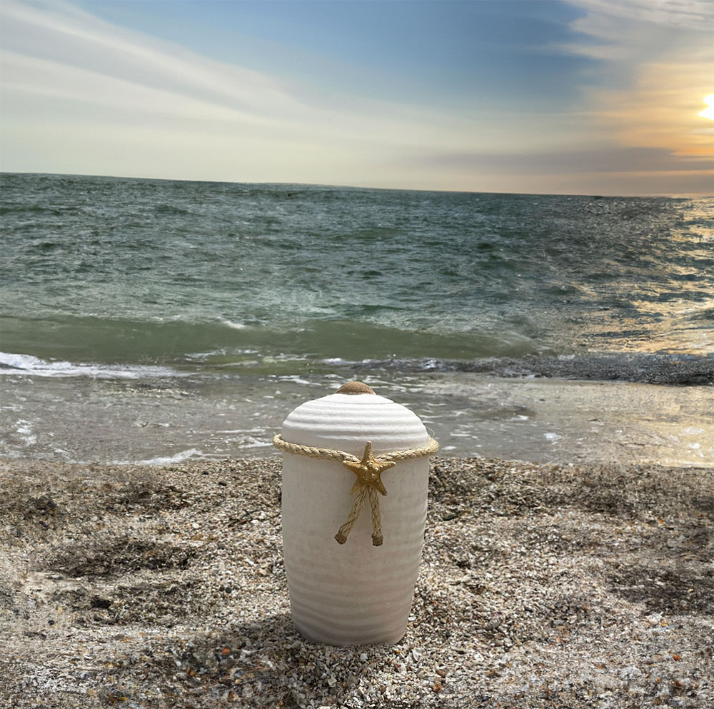 urne-plantefiber-paa-stranden
